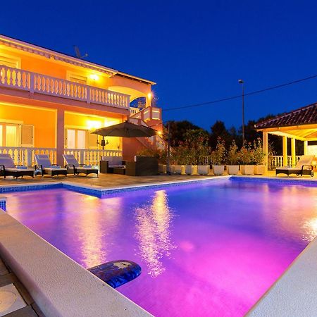 Family Friendly Pool House Ana - Happy Rentals Bibinje Exteriér fotografie