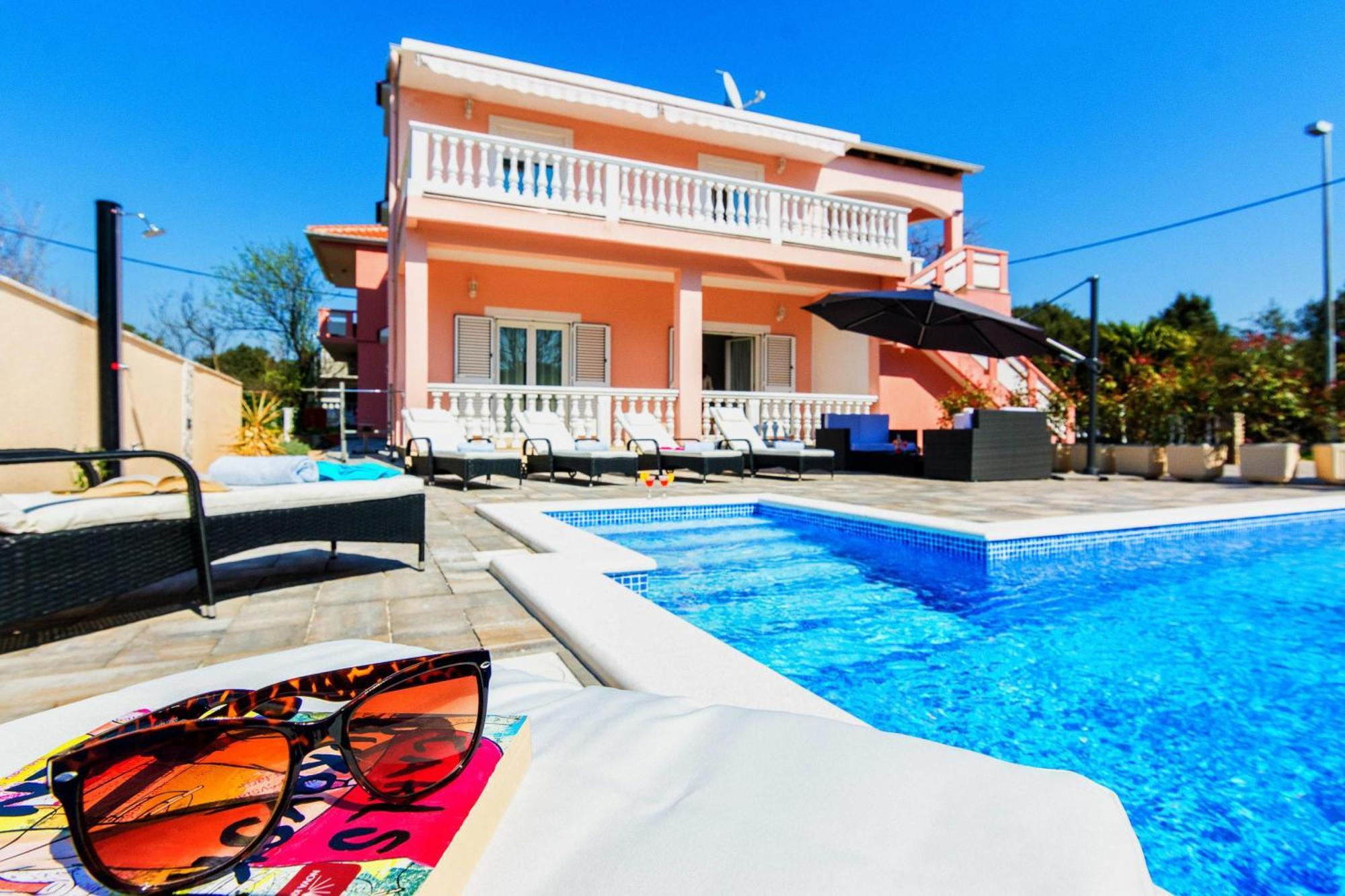 Family Friendly Pool House Ana - Happy Rentals Bibinje Exteriér fotografie