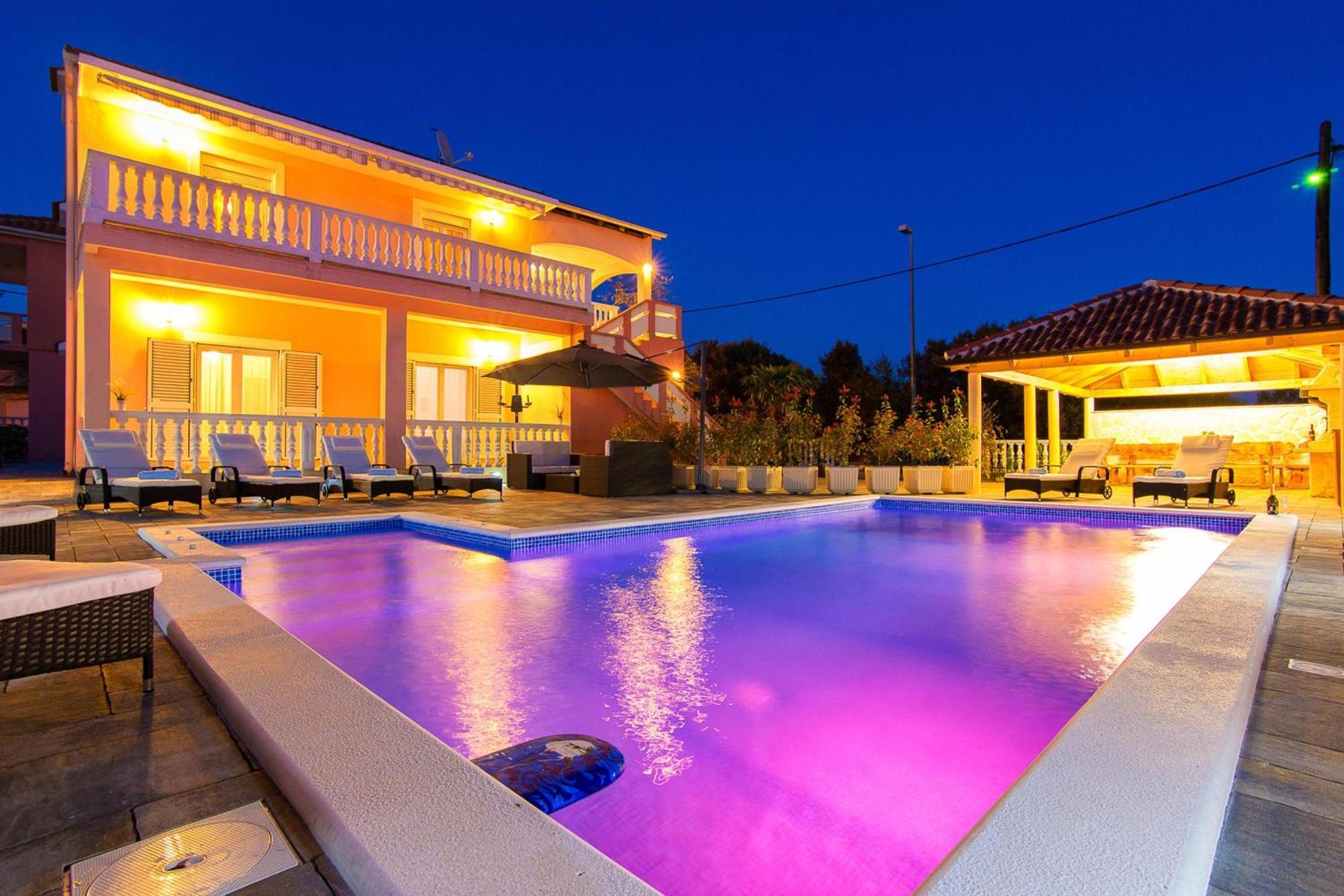 Family Friendly Pool House Ana - Happy Rentals Bibinje Exteriér fotografie