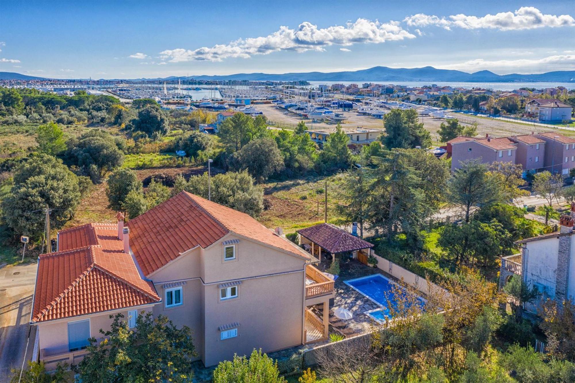 Family Friendly Pool House Ana - Happy Rentals Bibinje Exteriér fotografie
